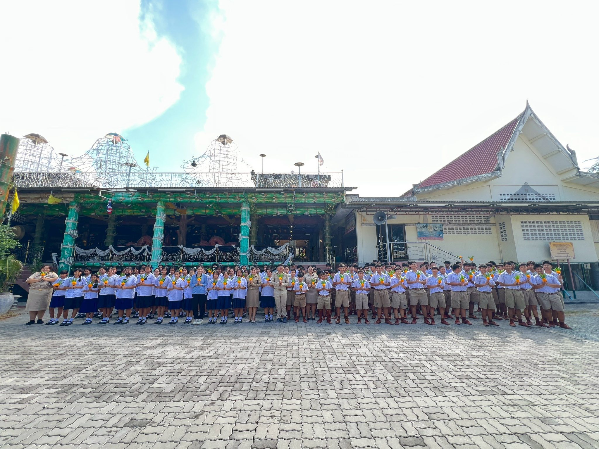 กิจกรรมเวียนเทียน ณ วัดมาบไผ่