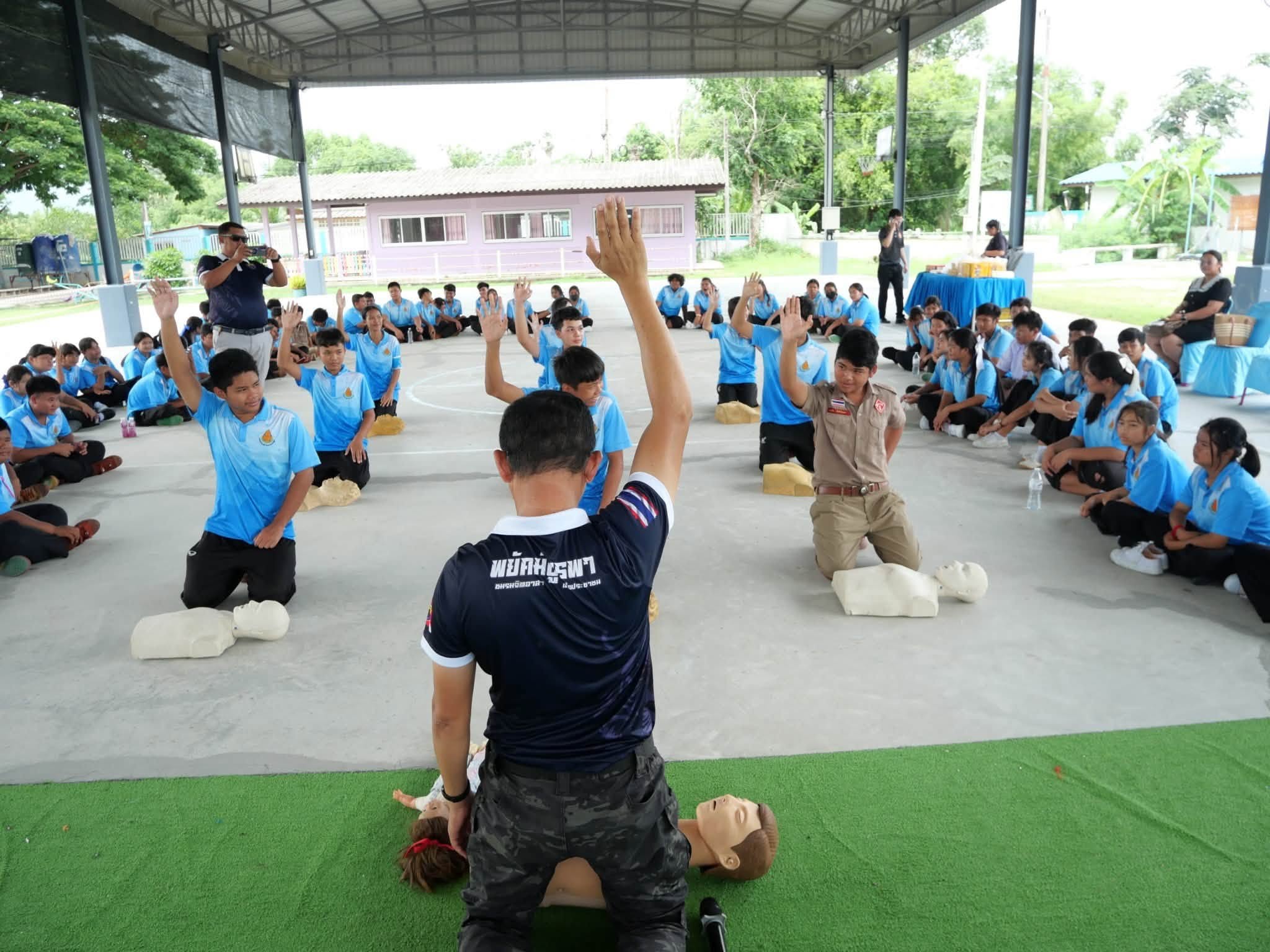 โครงการอบรมการช่วยชีวิตขั้นพื้นฐาน (CPR) และการช่วยเหลือผู้ประสบภัยทางน้ำ